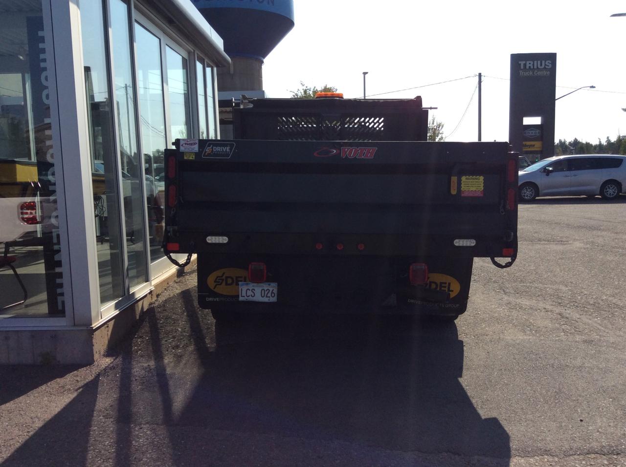 2022 Ford F-350 XL Photo