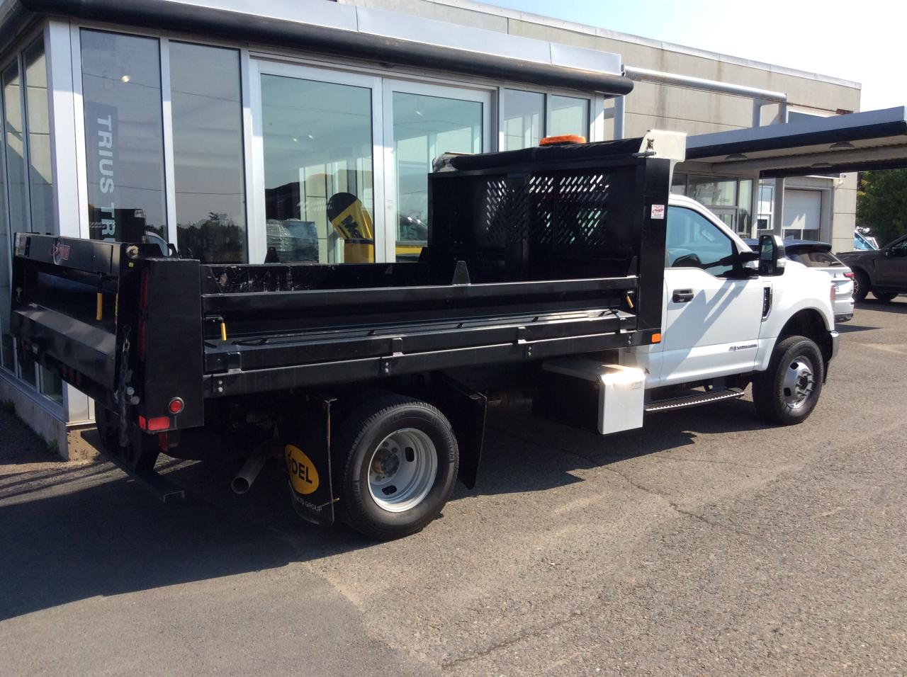 2022 Ford F-350 XL Photo