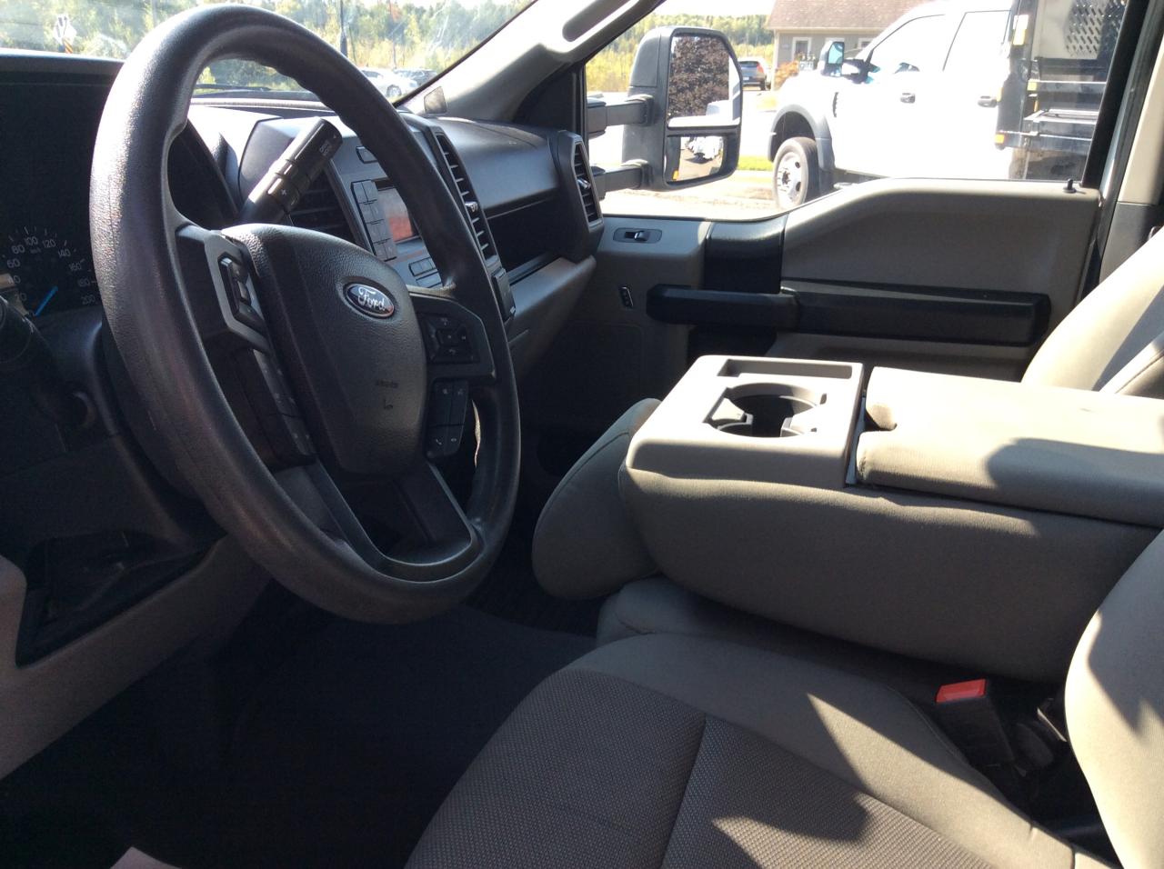 2022 Ford F-350 XL Photo