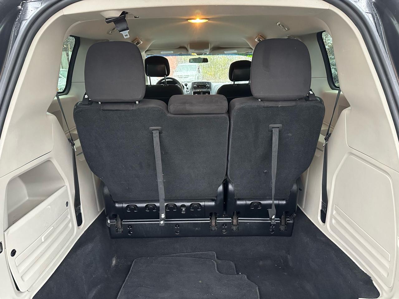 2012 Dodge Grand Caravan SE - Photo #10