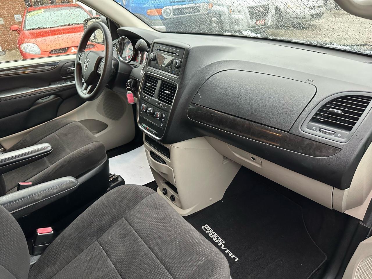 2012 Dodge Grand Caravan SE - Photo #14