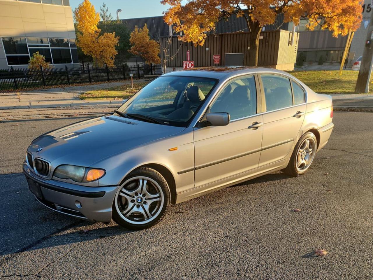 Used 2004 BMW 3 Series 330i Sedan RWD for sale in Newmarket, ON