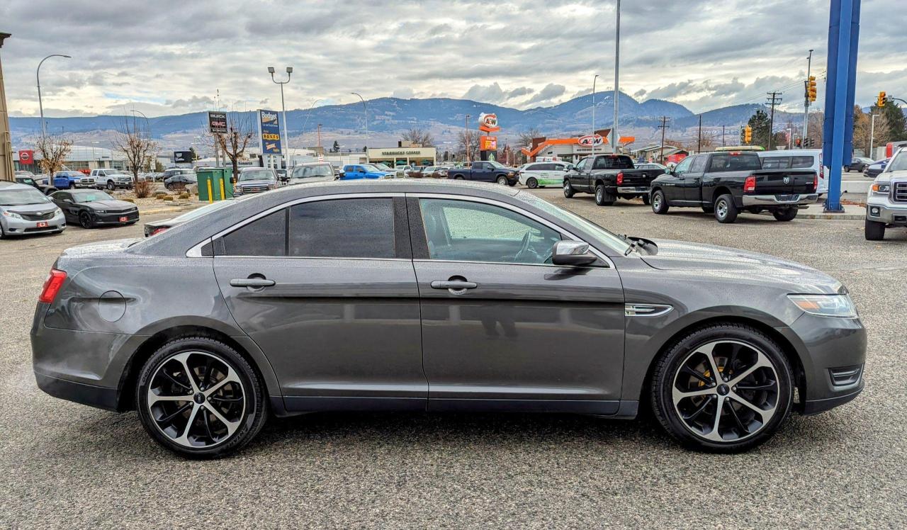 2015 Ford Taurus Limited AWD - Photo #4