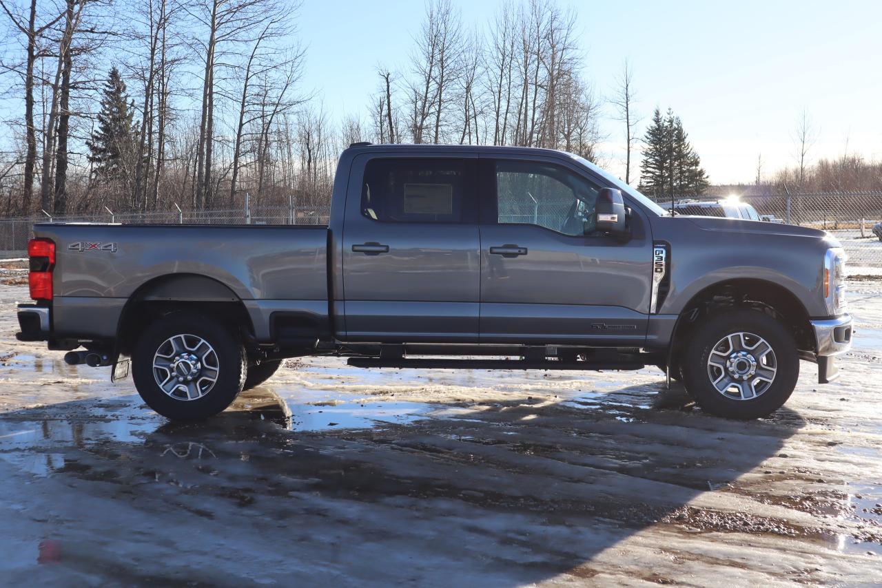 2024 Ford F-350 Super Duty SRW Lariat Photo5