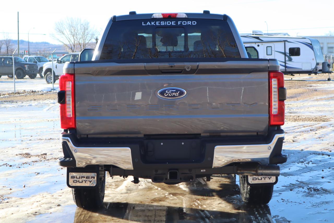 2024 Ford F-350 Super Duty SRW Lariat Photo5