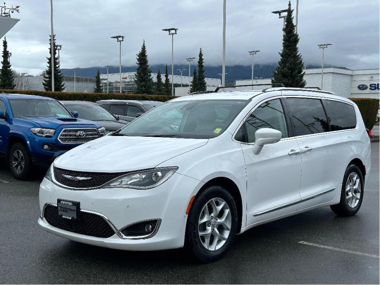 Used 2017 Chrysler Pacifica  for sale in North Vancouver, BC