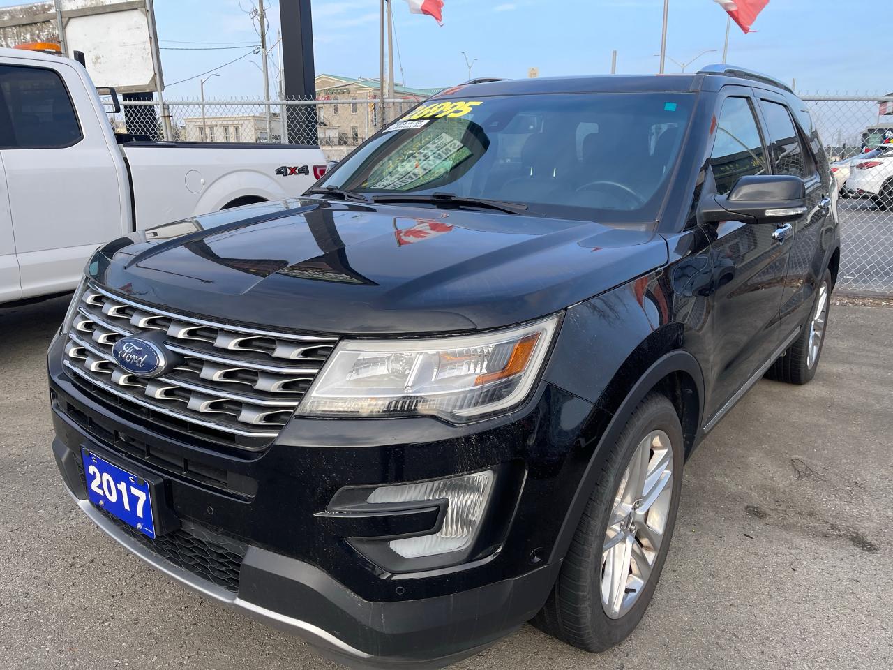 2017 Ford Explorer LIMITED, AWD, Leather, Navigation, Sunroof - Photo #3