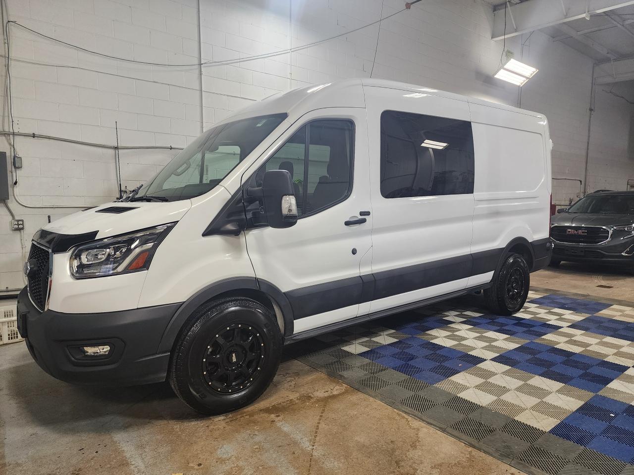 Image - 2022 Ford Transit Crew Van BASE