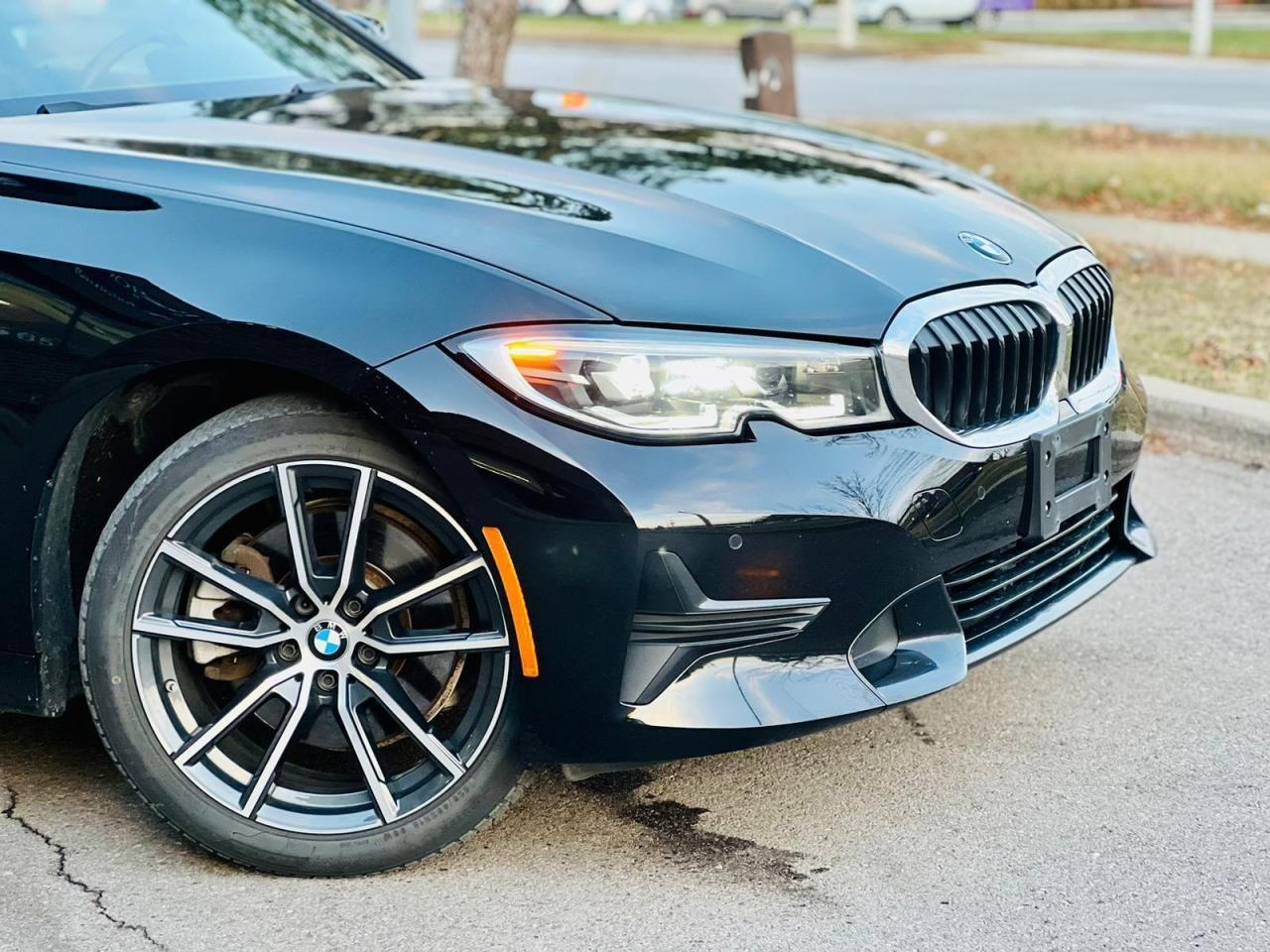 2019 BMW 3 Series 330i xDrive Photo3