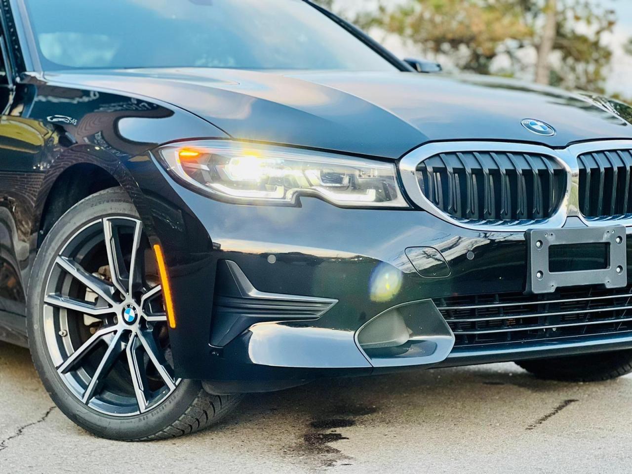 2019 BMW 3 Series 330i xDrive Photo4