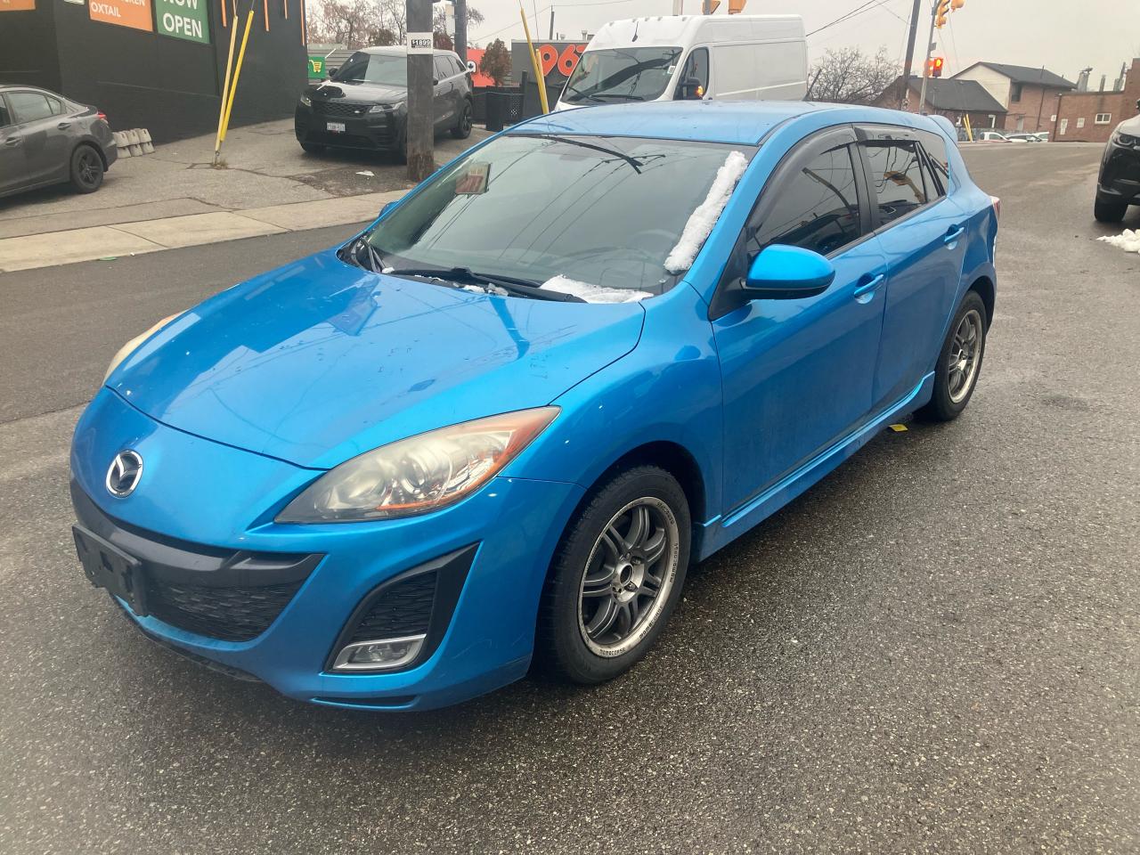 Used 2011 Mazda MAZDA3 4DR HB SPORT AUTO GS SUNROOF HTDSEATS for sale in Toronto, ON
