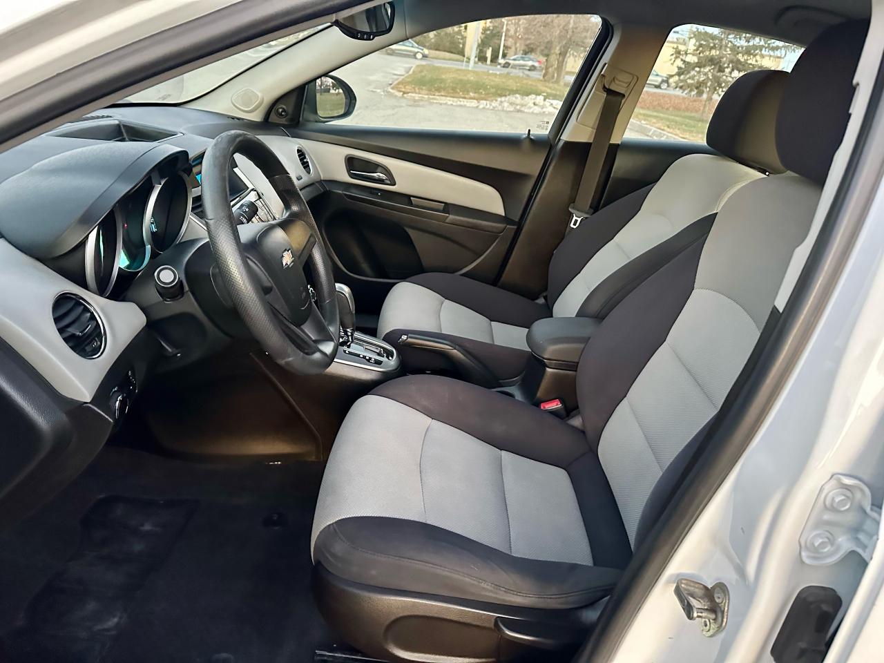 2013 Chevrolet Cruze Safety Certified - Photo #9