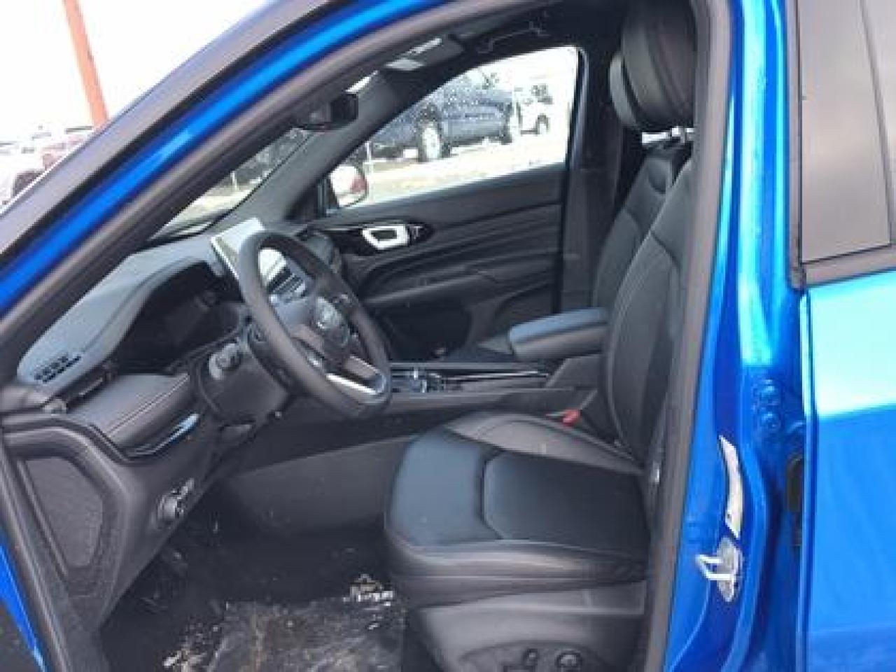 2024 Jeep Compass Altitude 4x4 #129 Photo4