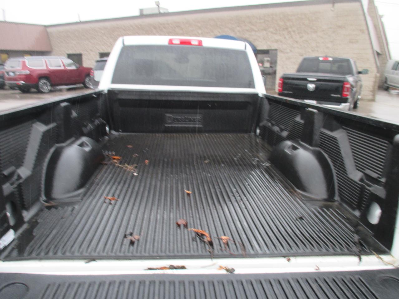 2022 RAM 1500 Classic SLT 4x2 Reg Cab 8' Box - Photo #7