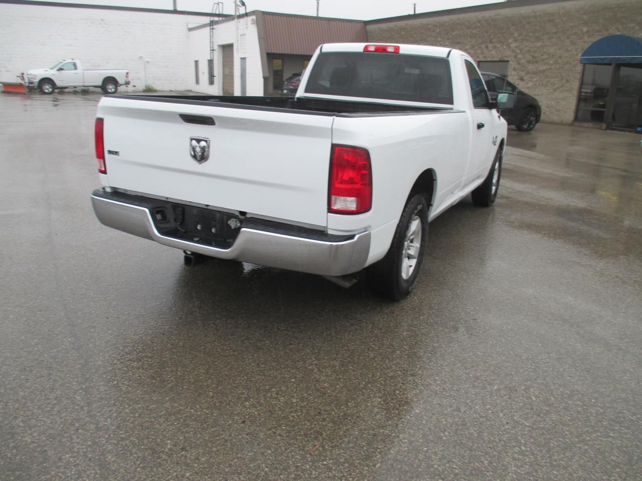 2022 RAM 1500 Classic SLT 4x2 Reg Cab 8' Box - Photo #5