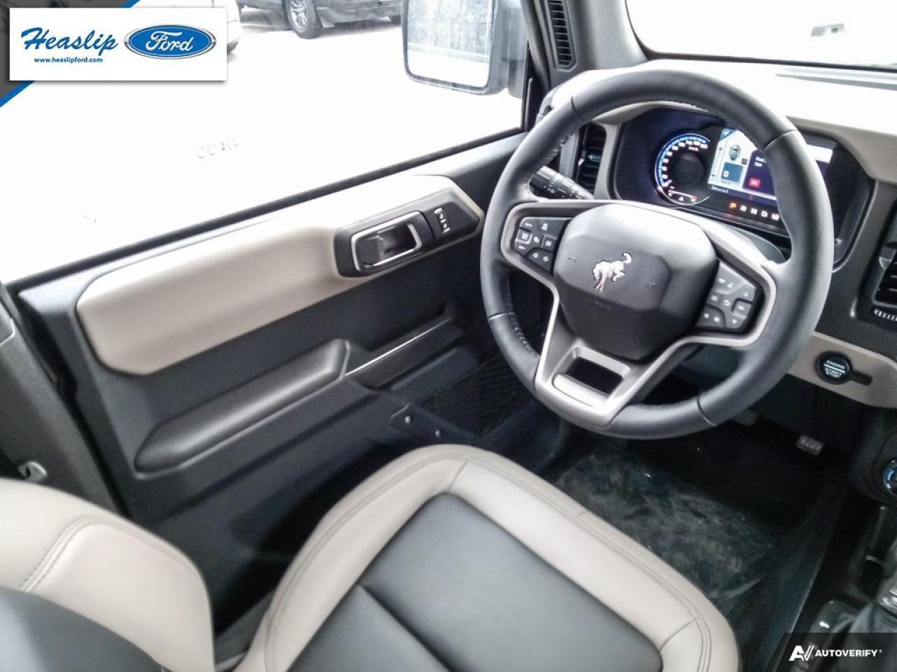 2024 Ford Bronco WildTrak Photo5