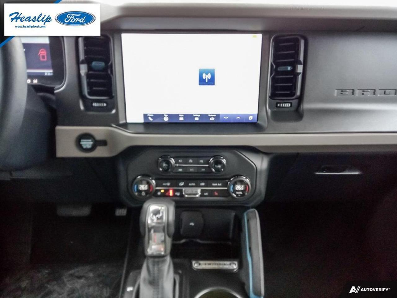 2024 Ford Bronco WildTrak Photo5