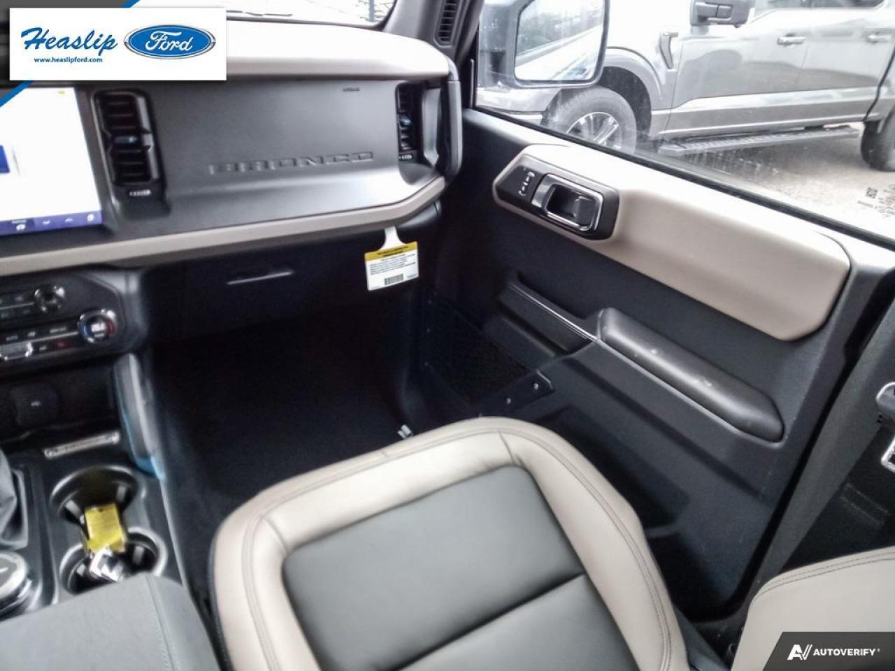 2024 Ford Bronco WildTrak Photo5