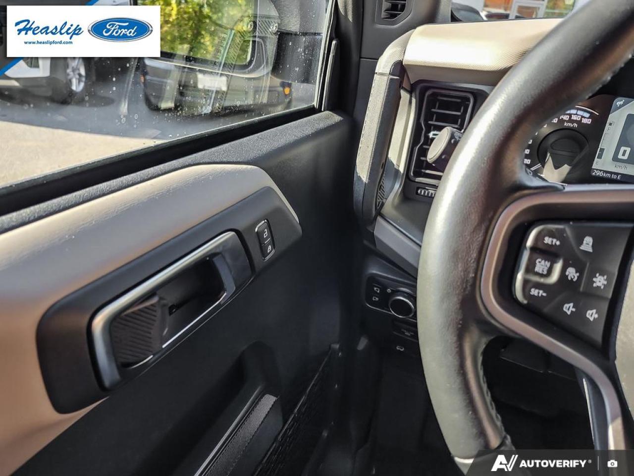 2024 Ford Bronco WildTrak Photo5