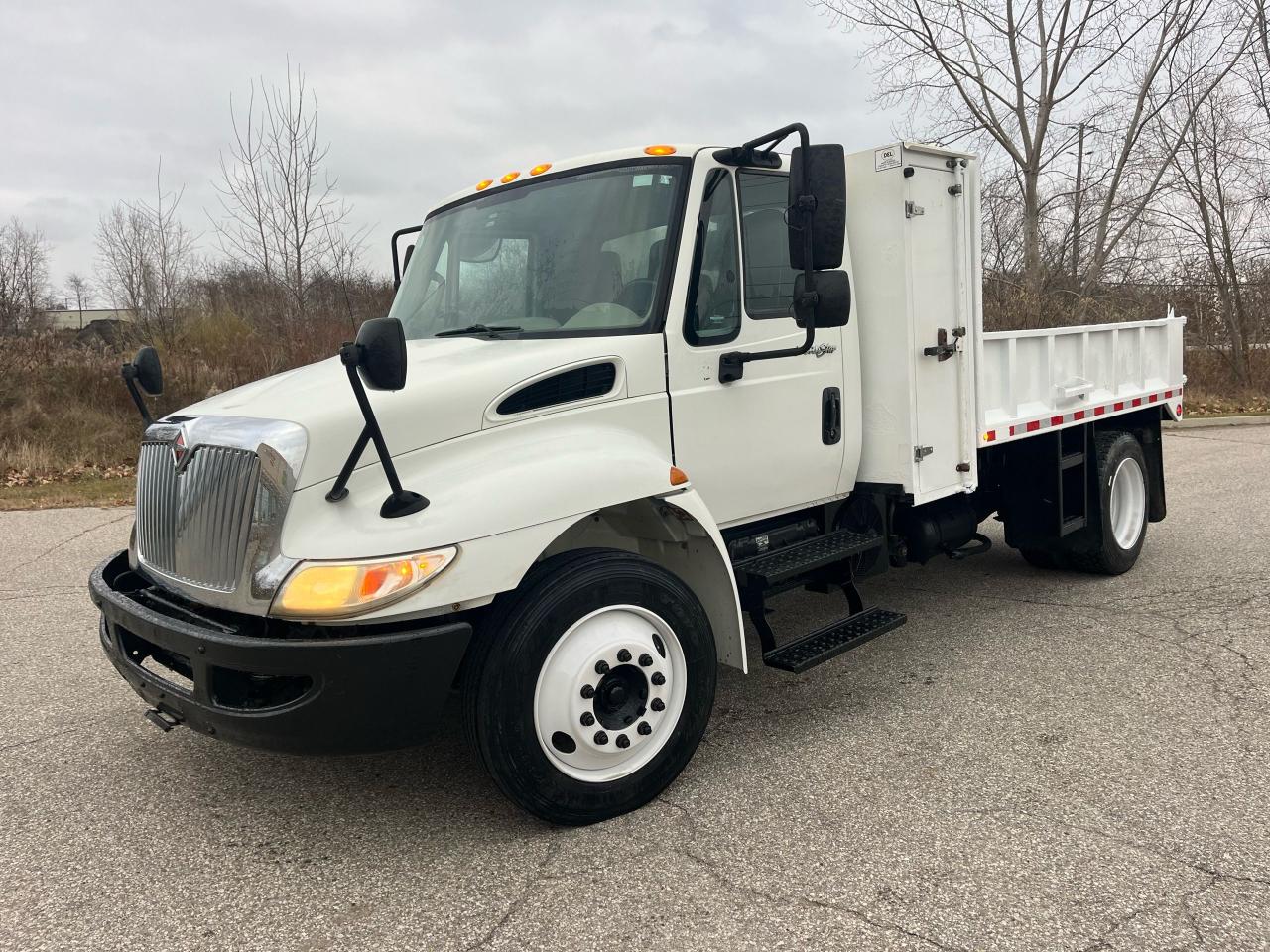 Used 2013 International DuraStar 4300 Diesel Automatic for sale in Brantford, ON