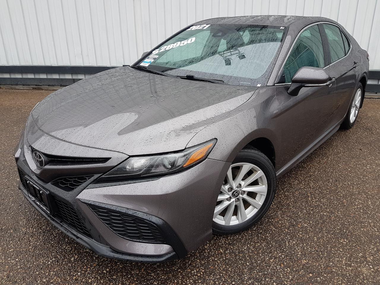 Used 2021 Toyota Camry SE *LEATHER-HEATED SEATS* for sale in Kitchener, ON