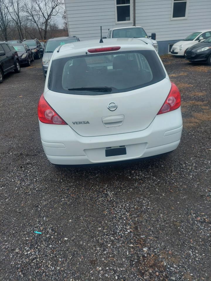 2012 Nissan Versa 5dr HB Auto 1.8 S - Photo #4