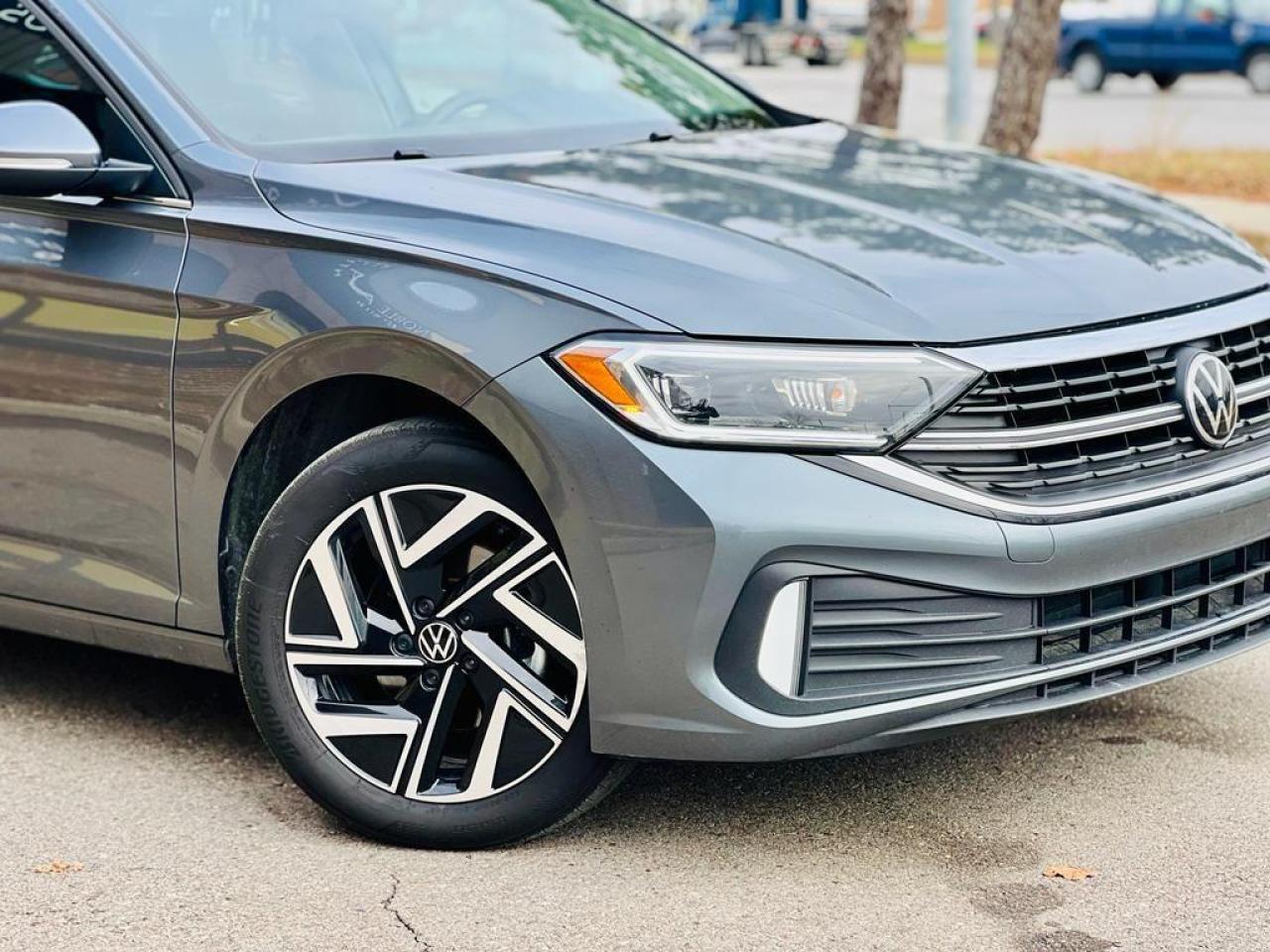 2022 Volkswagen Jetta HIGHLINE Photo2