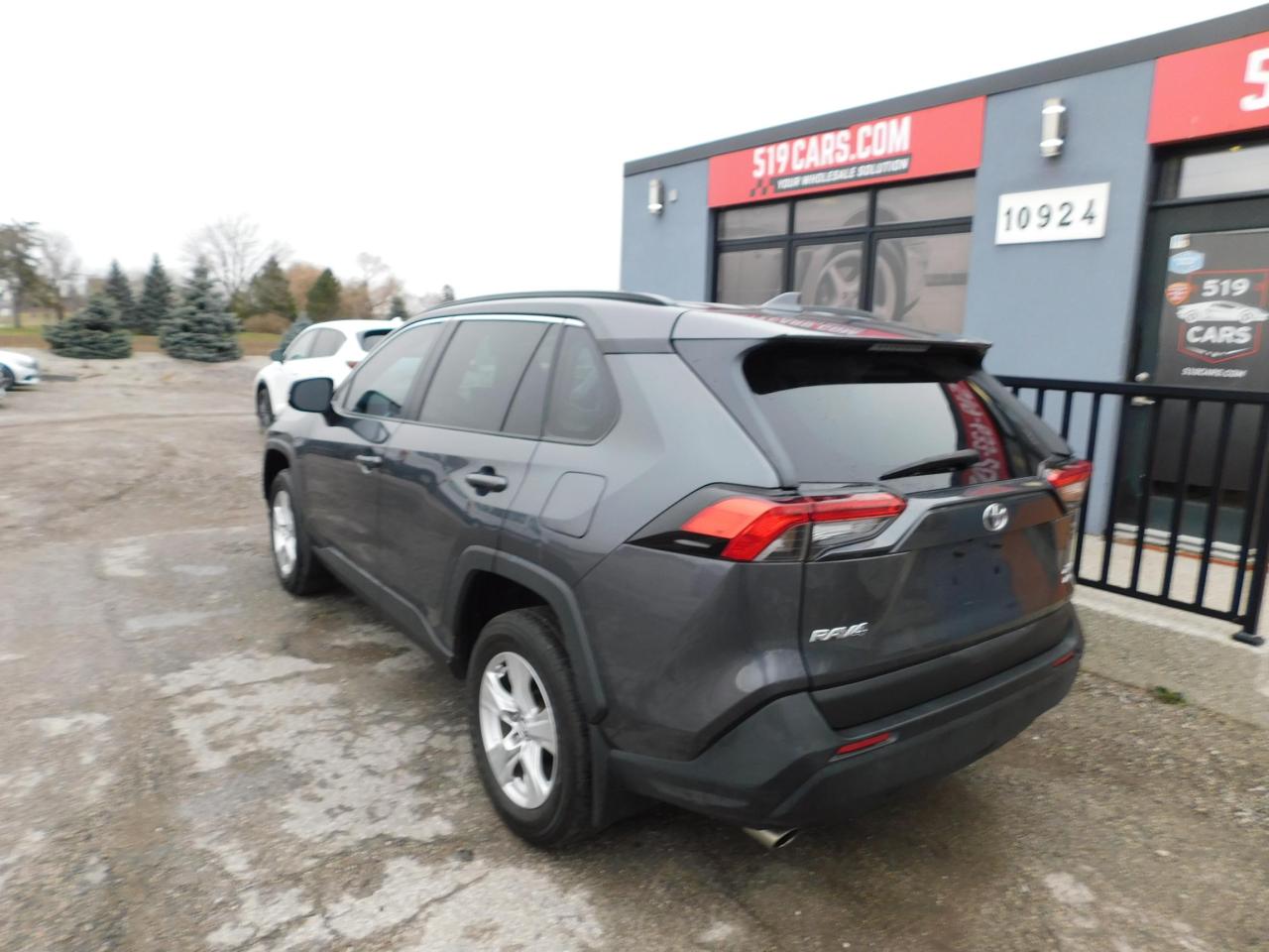 2020 Toyota RAV4 | sunroof | heated seats | backup camera - Photo #2