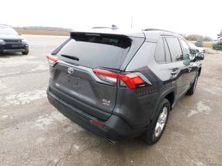 2021 Toyota RAV4 | sunroof | heated seats | backup camera - Photo #4