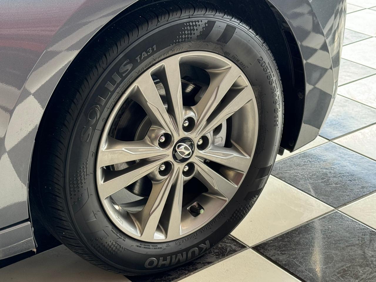 2018 Hyundai Elantra GL SE+Sunroof+ApplePlay+Camera+Tinted+CLEAN CARFAX Photo59