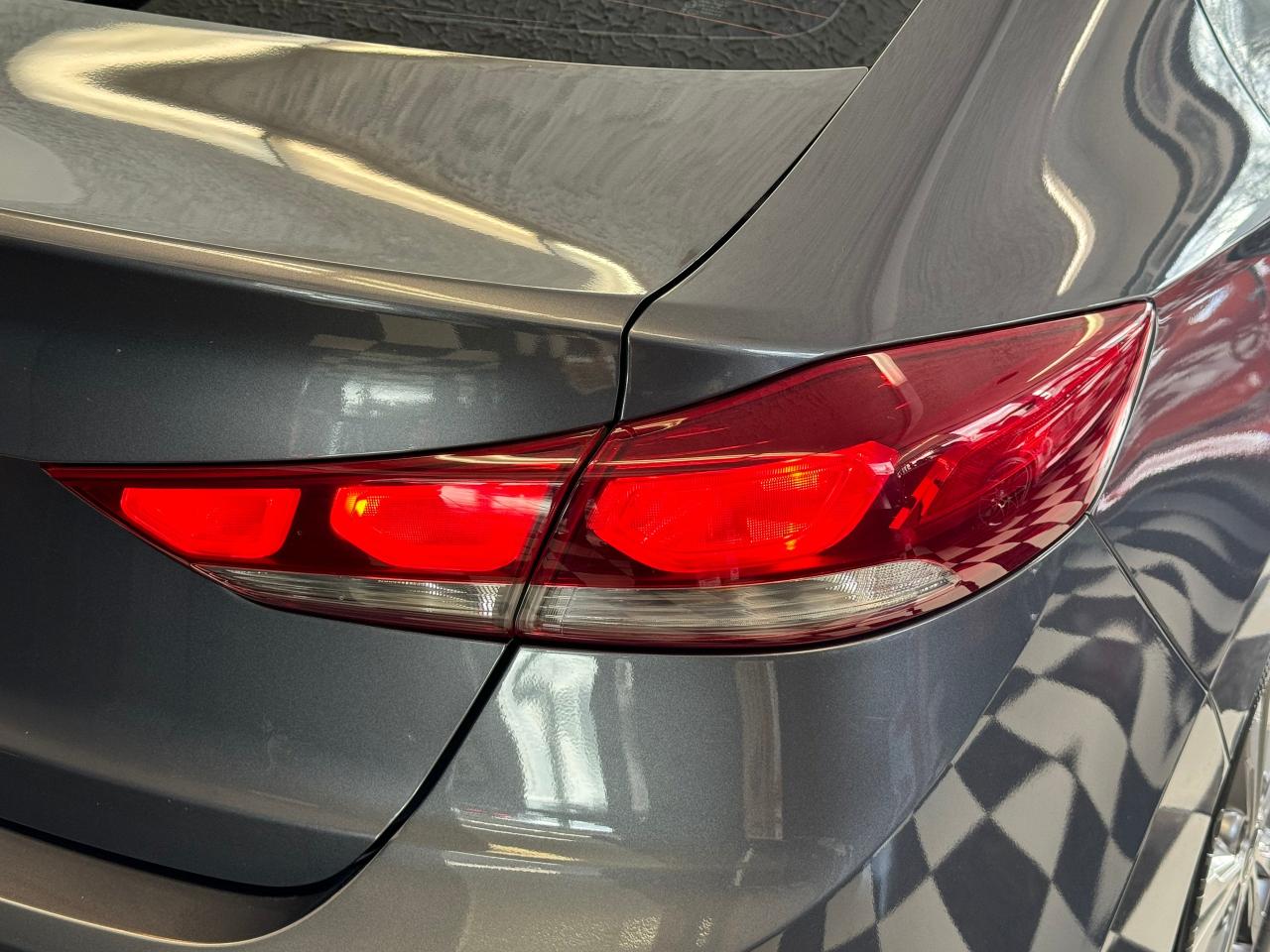 2018 Hyundai Elantra GL SE+Sunroof+ApplePlay+Camera+Tinted+CLEAN CARFAX Photo66
