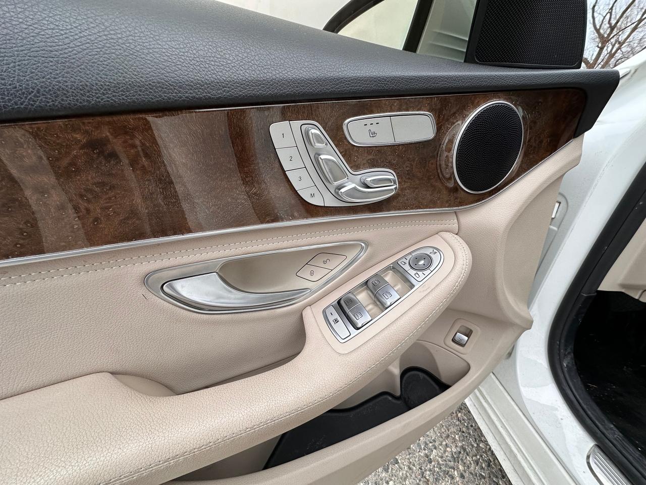2015 Mercedes-Benz C-Class Navigation, C 300 4MATIC - Photo #25
