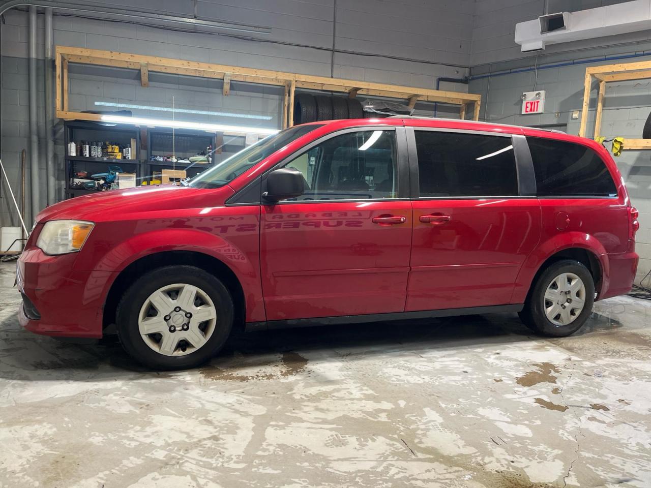 Used 2013 Dodge Grand Caravan Keyless Entry * ECON Mode * Steering Cruise Control * Power Locks/Windows/Side View Mirrors * Three Zone Climate Control * Traction/Stability Control for sale in Cambridge, ON