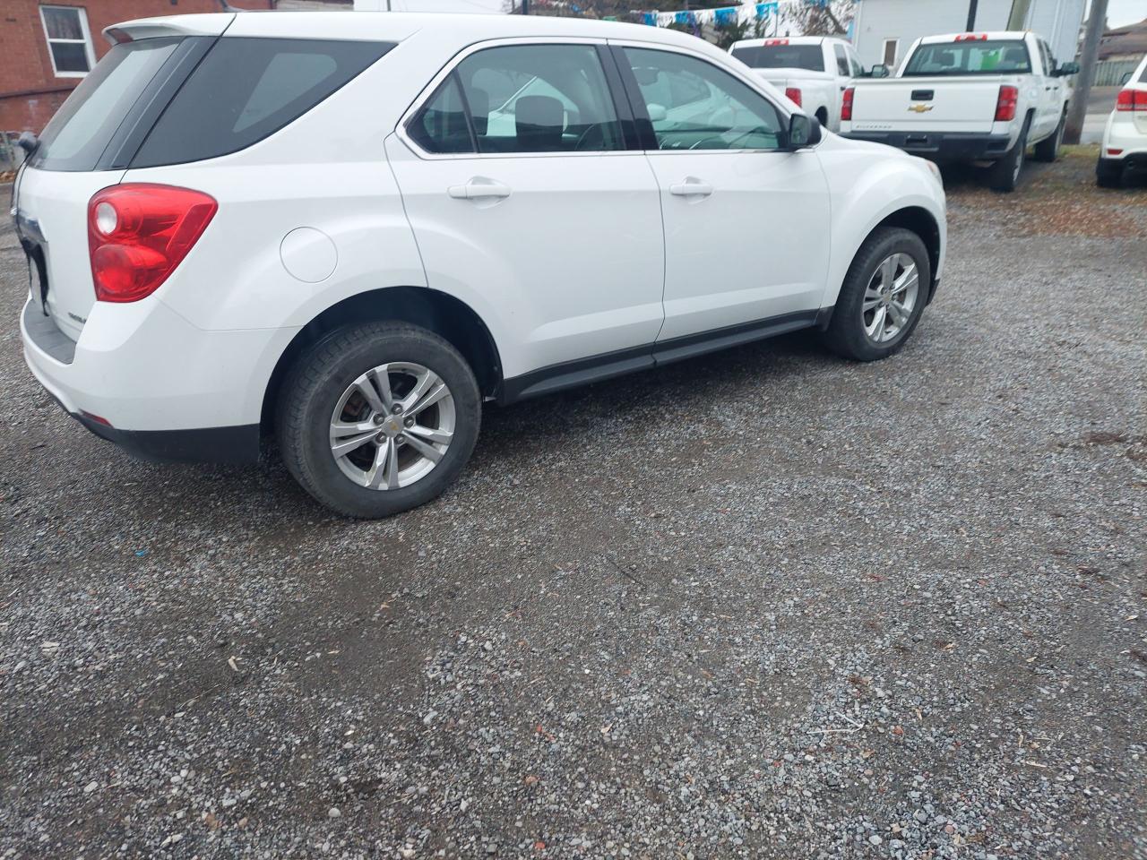 2011 Chevrolet Equinox AWD 4dr - Photo #2