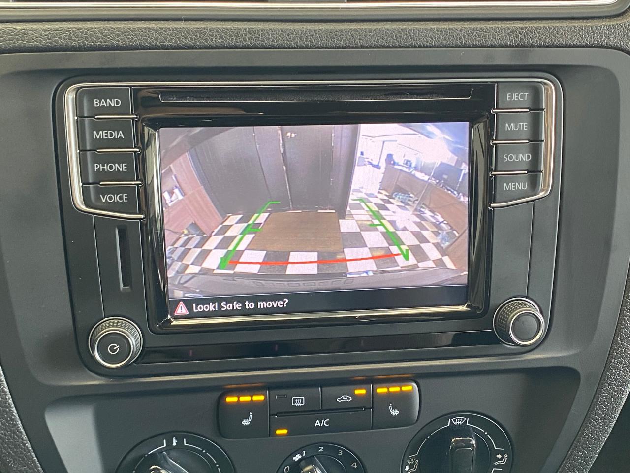 2016 Volkswagen Jetta Trendline+Camera+ApplePlay+HeatedSeats - Photo #11