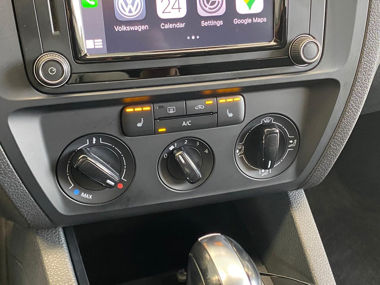 2016 Volkswagen Jetta Trendline+Camera+ApplePlay+HeatedSeats Photo104
