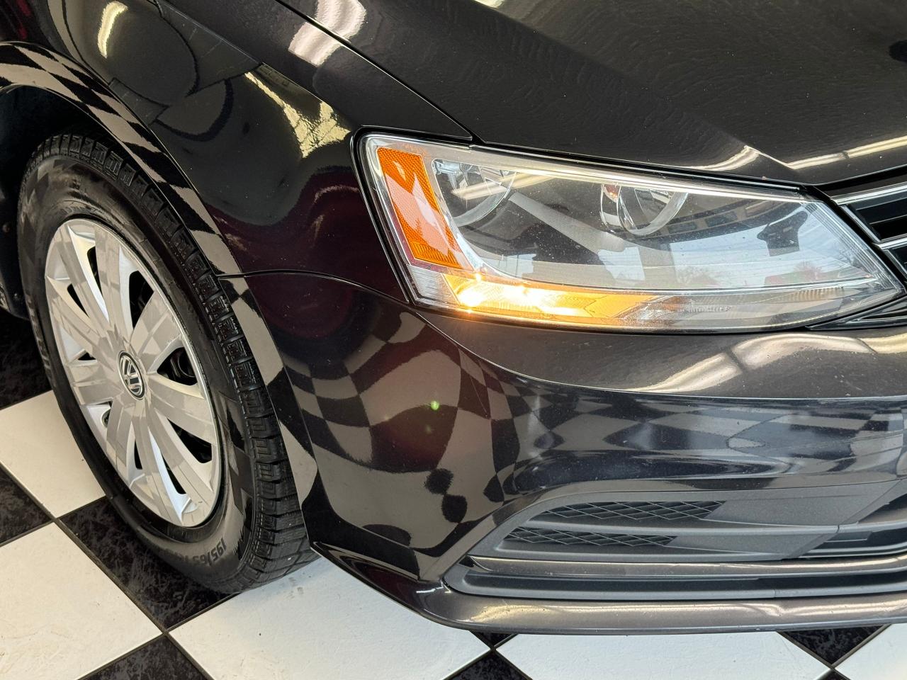 2016 Volkswagen Jetta Trendline+Camera+ApplePlay+HeatedSeats - Photo #36