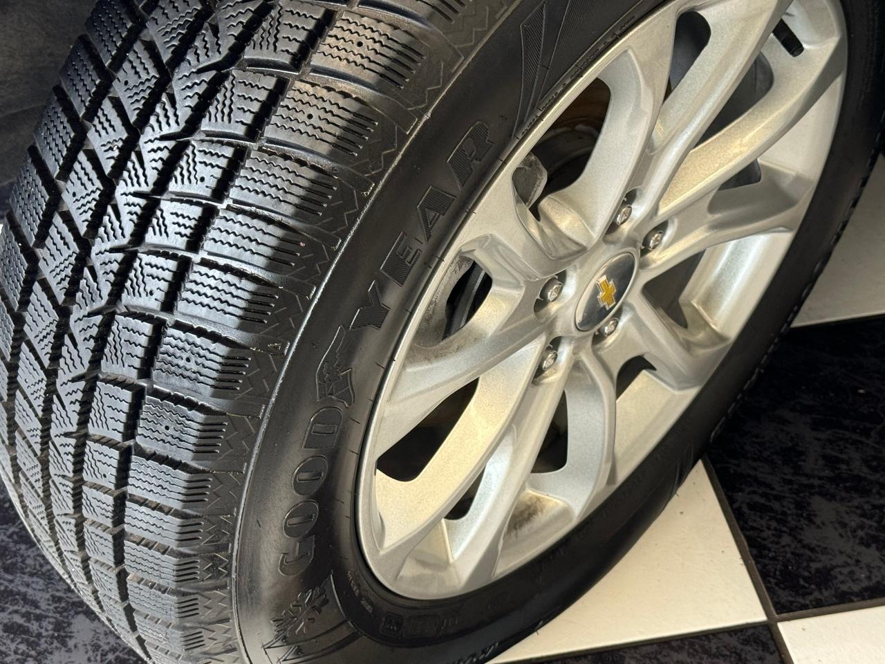 2018 Chevrolet Equinox LS+Camera+RemoteStart+New Tires+Brakes+CLEANCARFAX - Photo #12