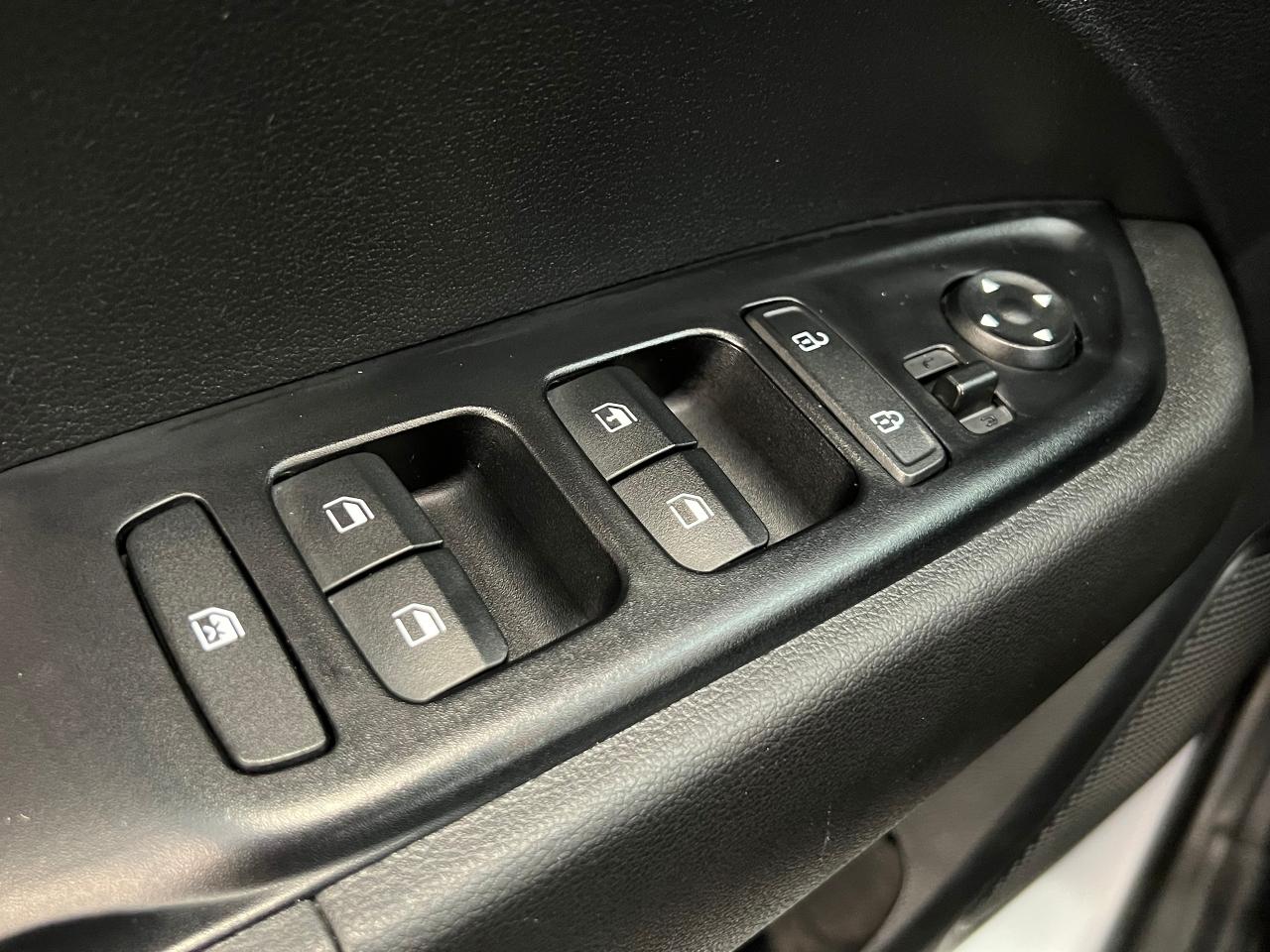 2021 Hyundai Venue Trend+Remote Start+Roof+ApplePlay+Heated Seats+CAM - Photo #48