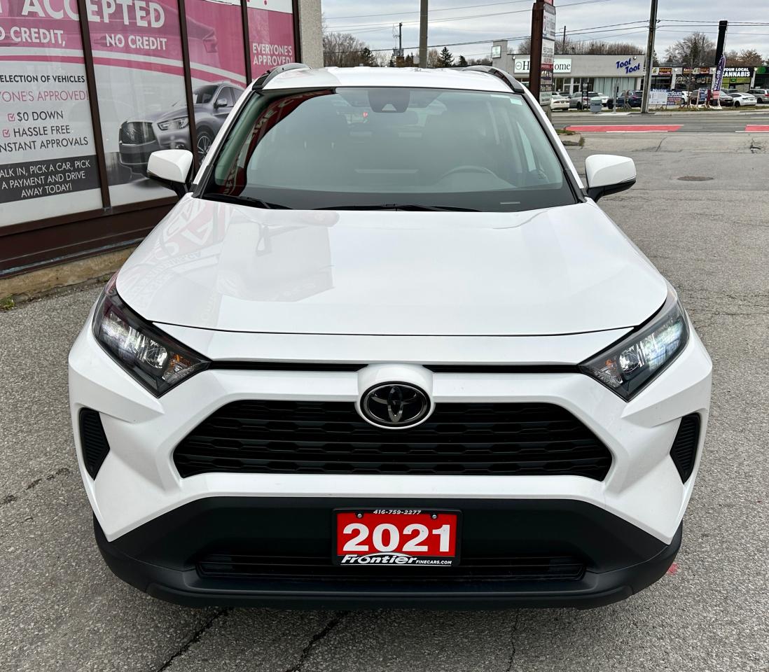 2021 Toyota RAV4 LE AWD Photo2