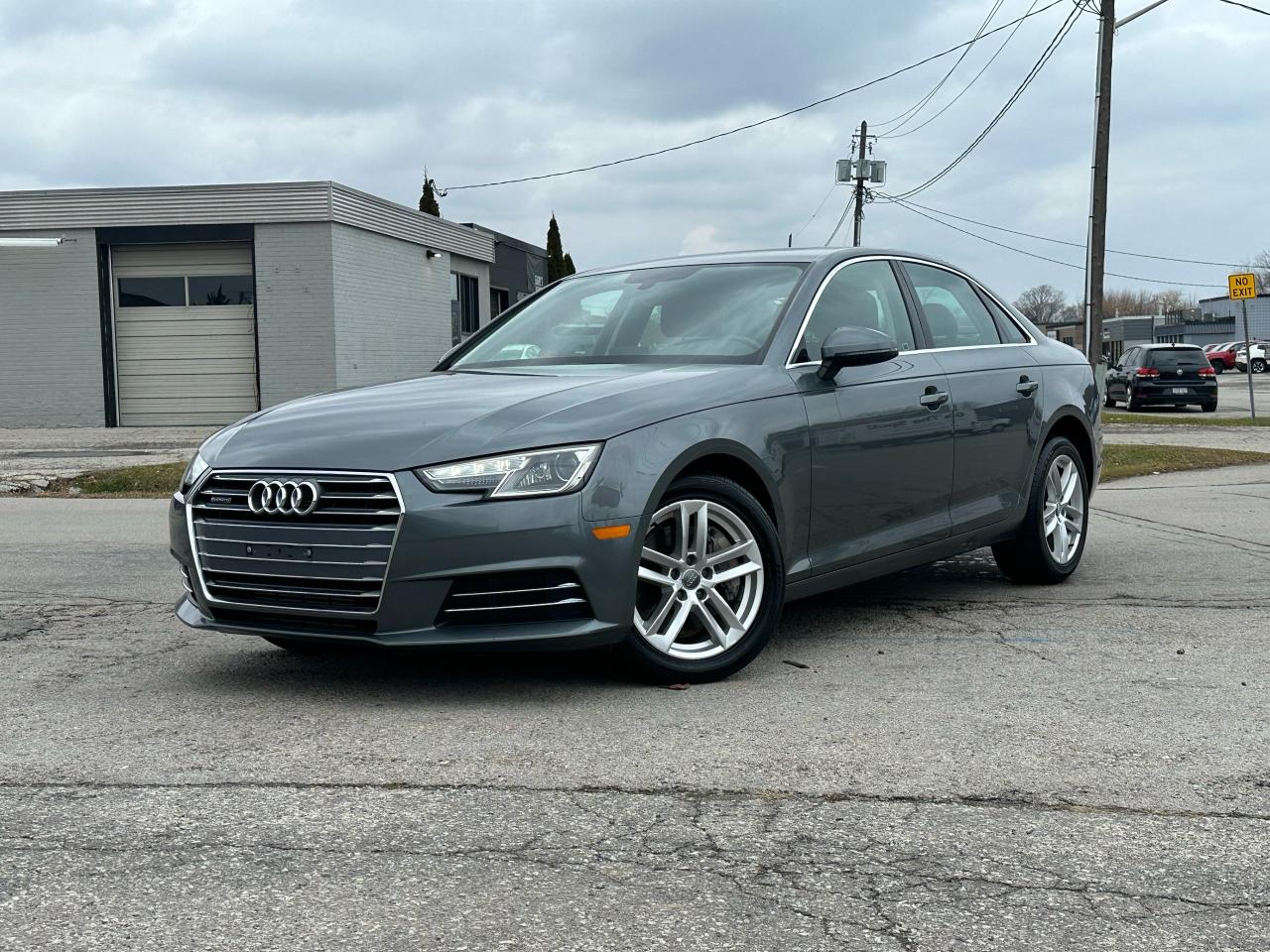 Used 2017 Audi A4 Komfort SUNROOF | BLUETOOTH | HEATED SEATS for sale in Oakville, ON