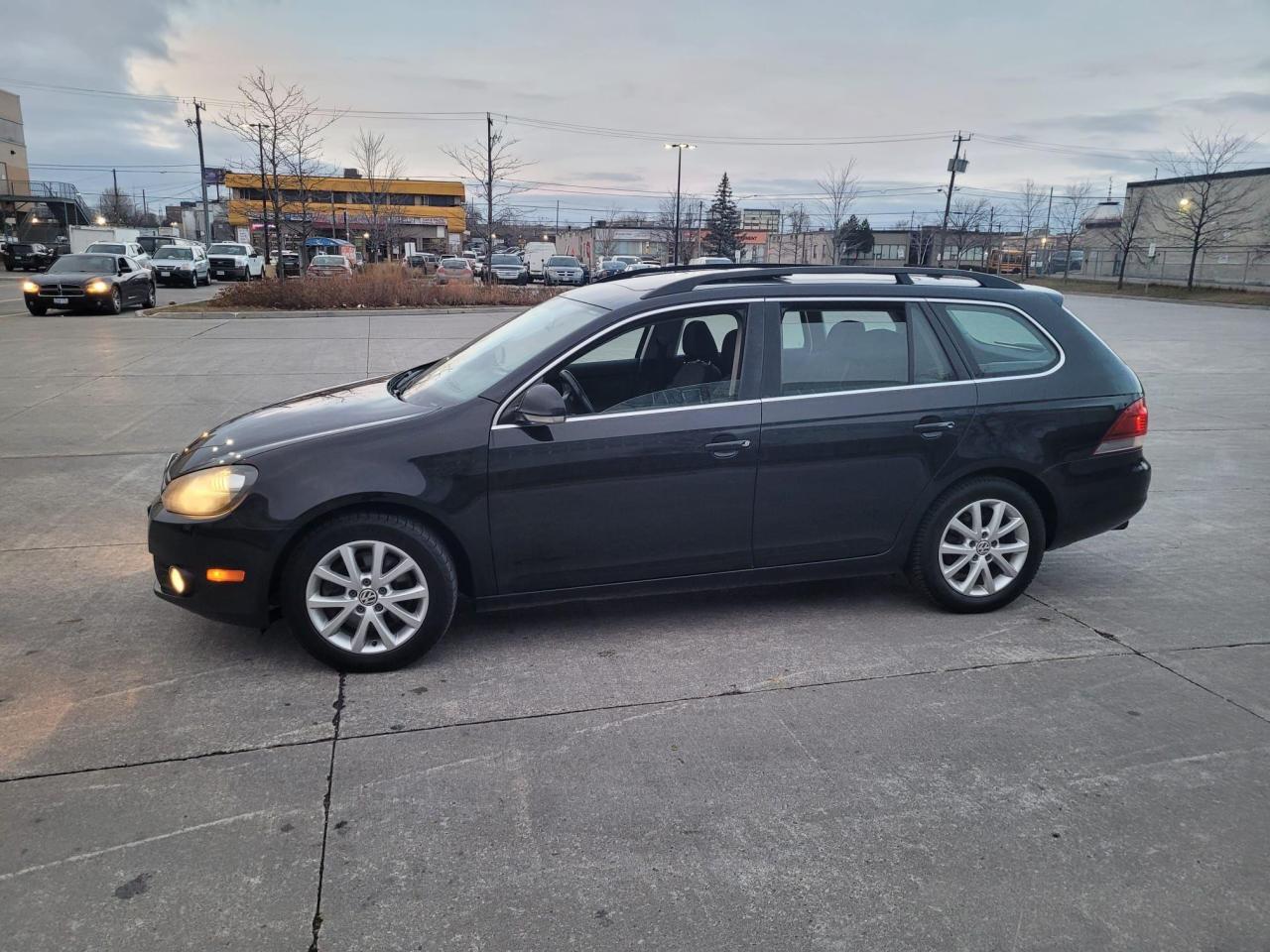 2013 Volkswagen Golf Wagon TDI, Wagon, 6 Speed, 3/ Y Warranty available