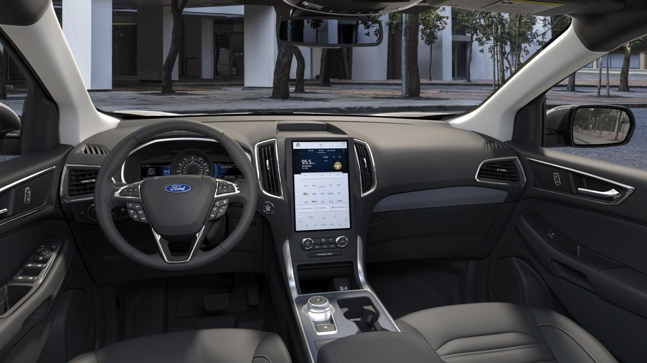 2024 Ford Edge SEL Photo5