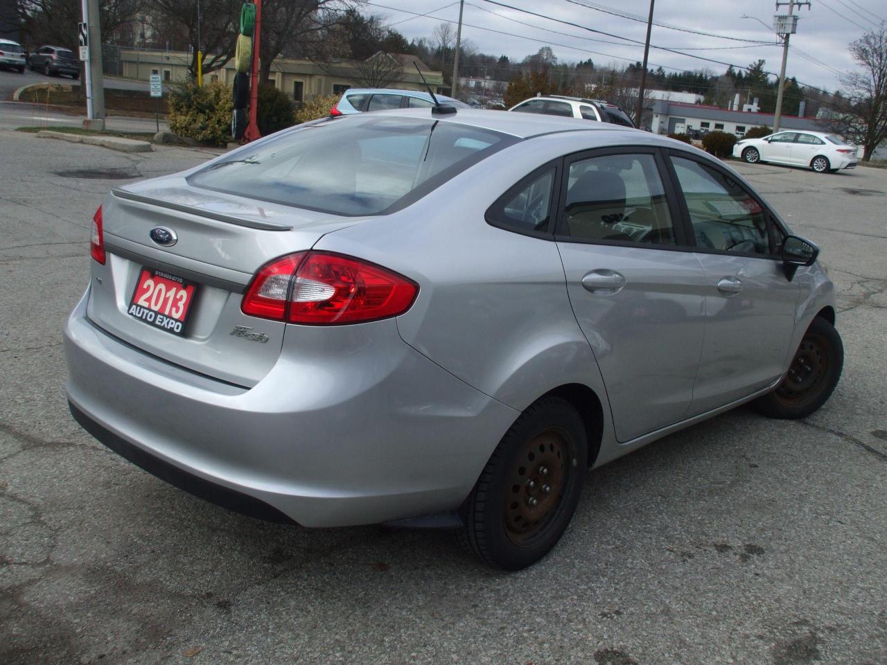 2013 Ford Fiesta SE,One Owner,Auto,Bluetooth,Heated Seats,Certified - Photo #5