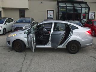 2013 Ford Fiesta SE,One Owner,Auto,Bluetooth,Heated Seats,Certified - Photo #17