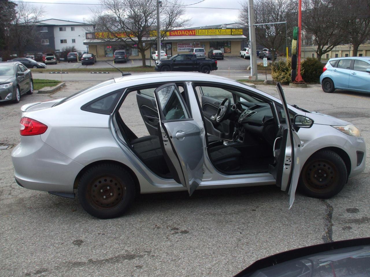 2013 Ford Fiesta SE,One Owner,Auto,Bluetooth,Heated Seats,Certified - Photo #21