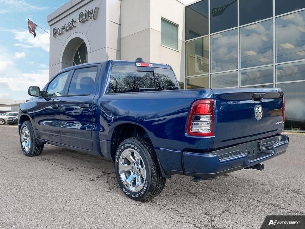 2024 RAM 1500 TRADESMAN Photo2