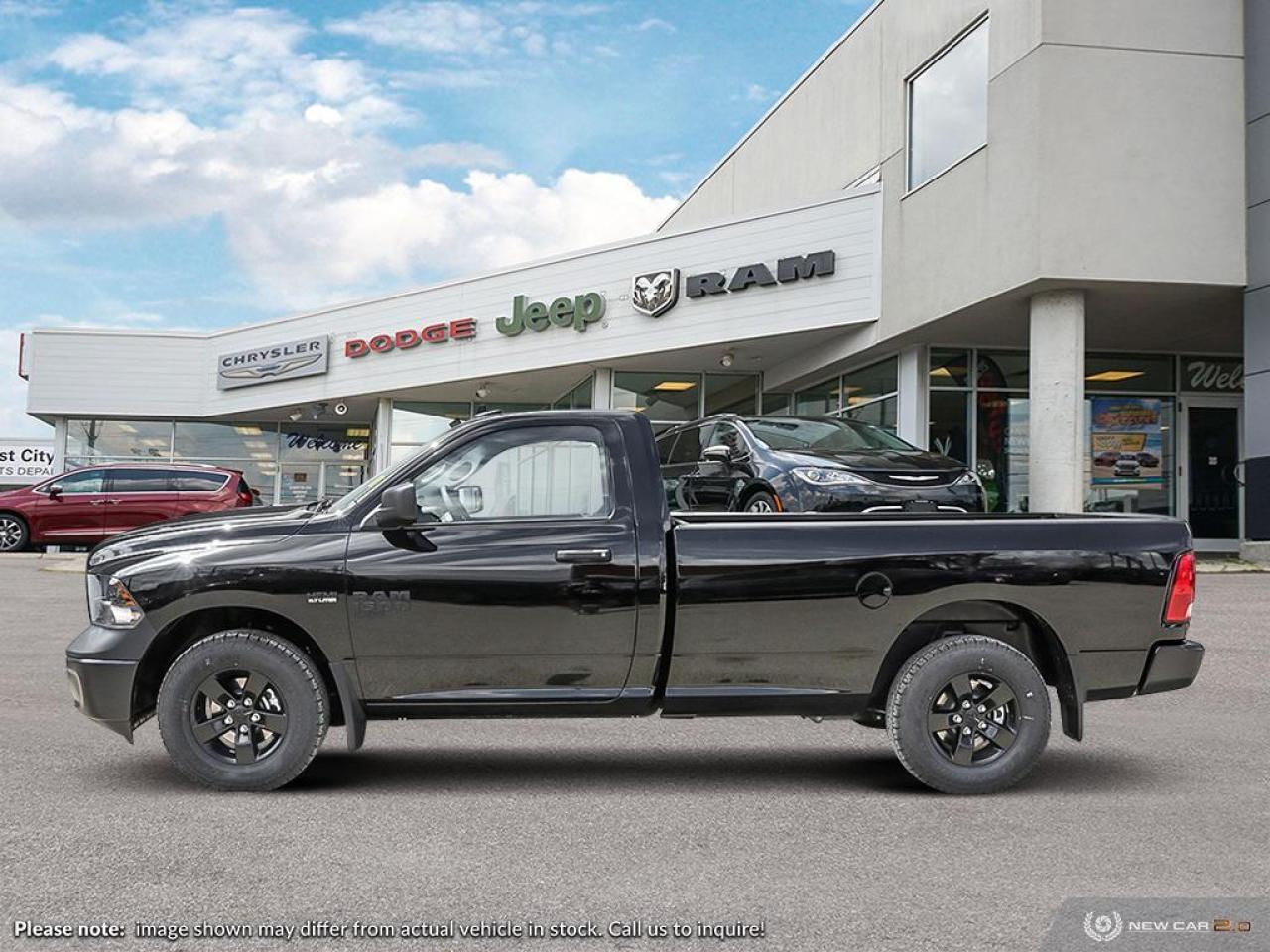 2023 RAM 1500 Classic TRADESMAN Photo2