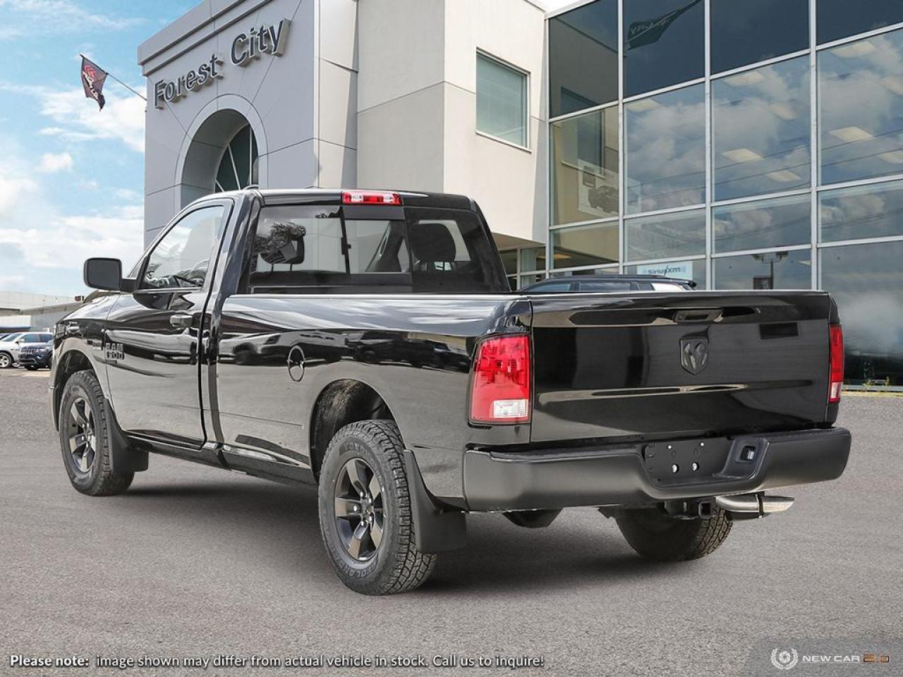 2023 RAM 1500 Classic TRADESMAN Photo3