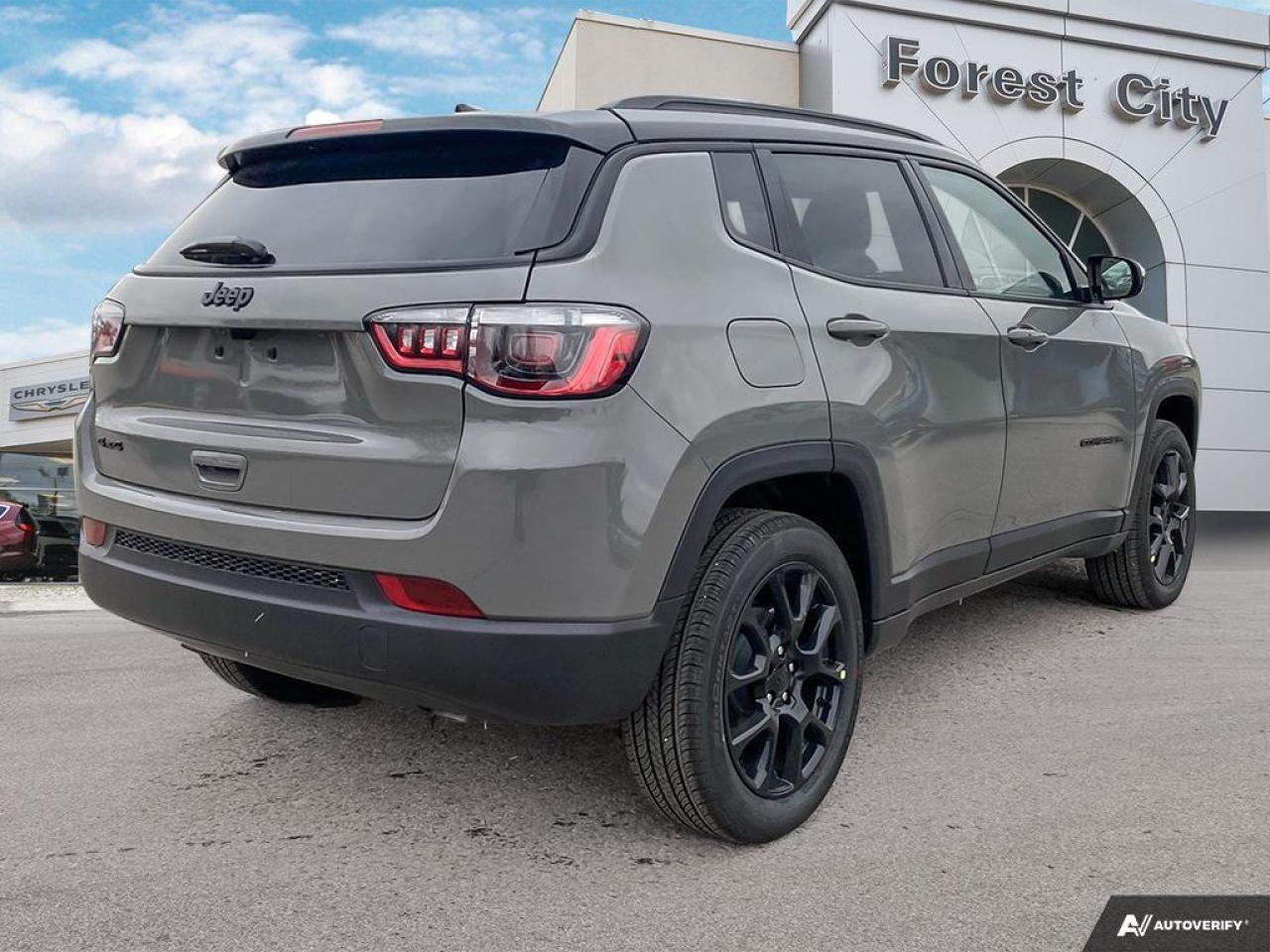 2024 Jeep Compass Altitude Photo4